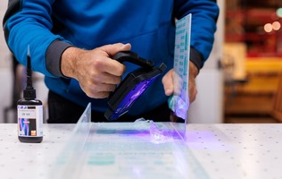 UV adhesive versus two-component adhesive: which gluing method is right for your plastic component? UV adhesive versus two-component adhesive: which gluing method is right for your plastic component?